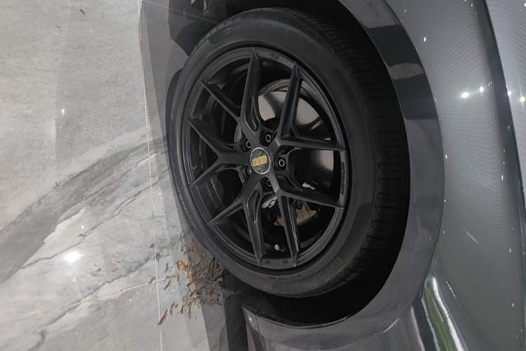 Used Audi A5 2017 Sportback 40 TFSI Fashion Model Left Front Wheel Hub