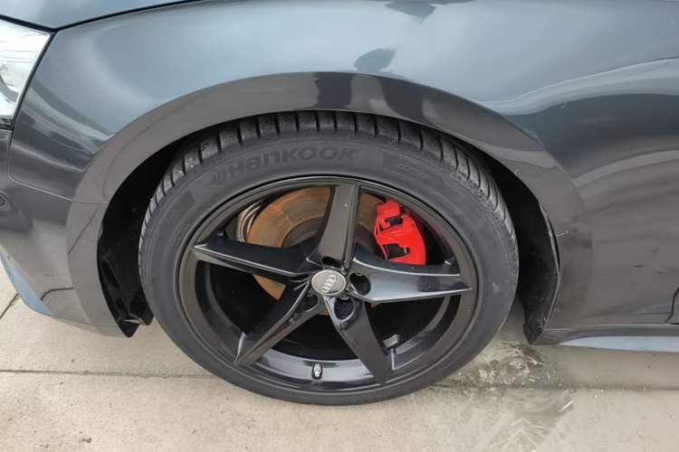 Used Audi A5 2017 Coupe 40 TFSI Fashion Model Left Front Wheel Hub