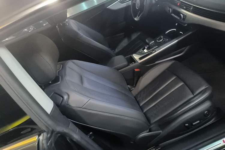 Used Audi A5 2017 Coupe 40 TFSI Fashion Model Right Front Seat