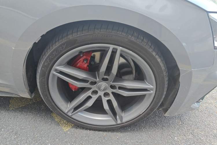 Used Audi A5 2017 Sportback 45 TFSI quattro Sport Model Right Front Wheel Hub