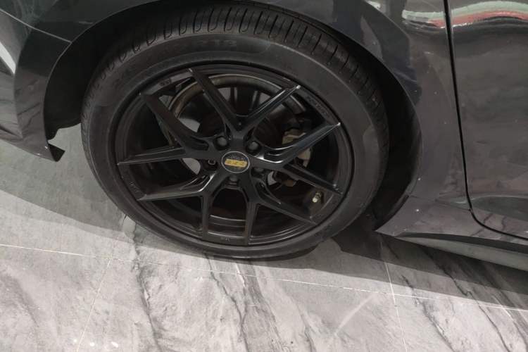 Used Audi A5 2017 Sportback 40 TFSI Fashion Model Right Rear Wheel Hub