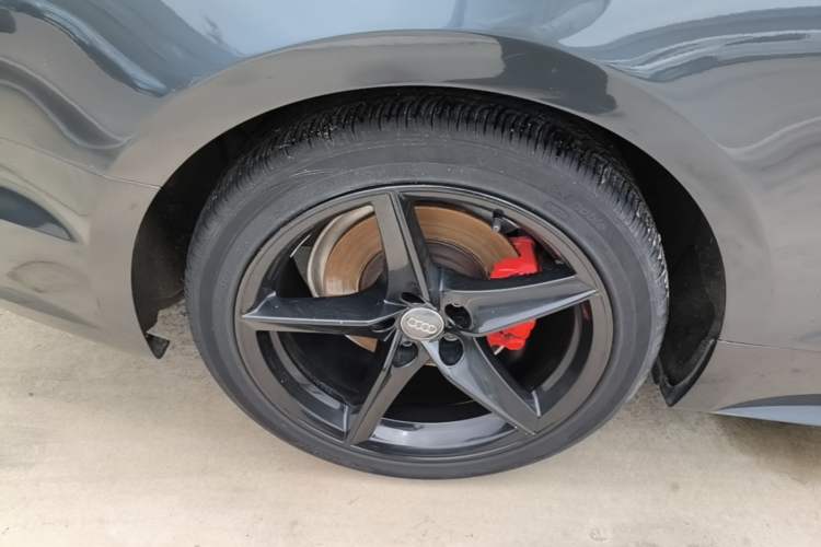 Used Audi A5 2017 Coupe 40 TFSI Fashion Model Right Rear Wheel Hub