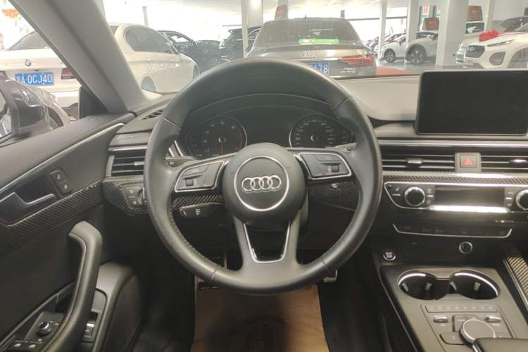 Used Audi A5 2017 Sportback 40 TFSI Fashion Model Steering Wheel