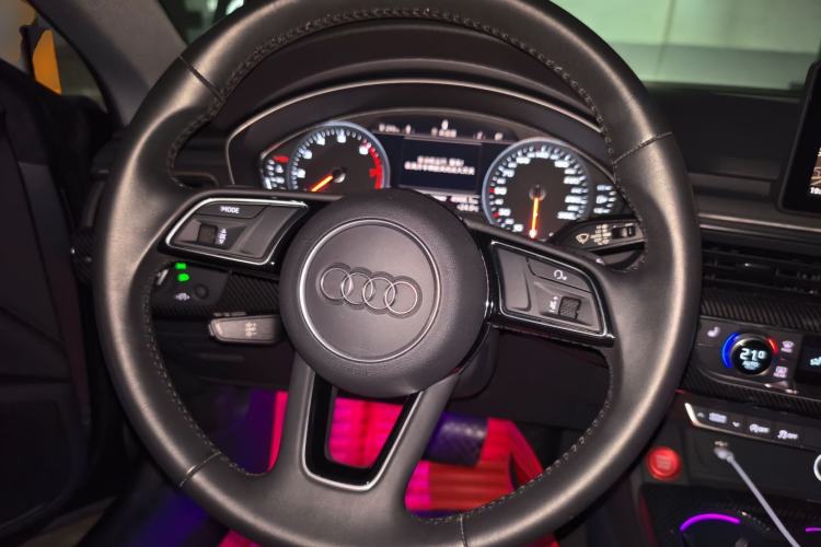 Used Audi A5 2017 Coupe 40 TFSI Fashion Model Steering Wheel