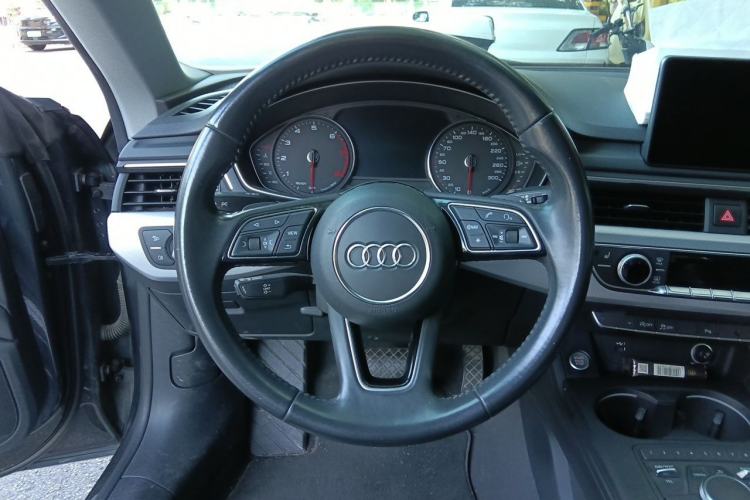 Used Audi A5 2017 Coupe 40 TFSI Fashion Model Steering Wheel