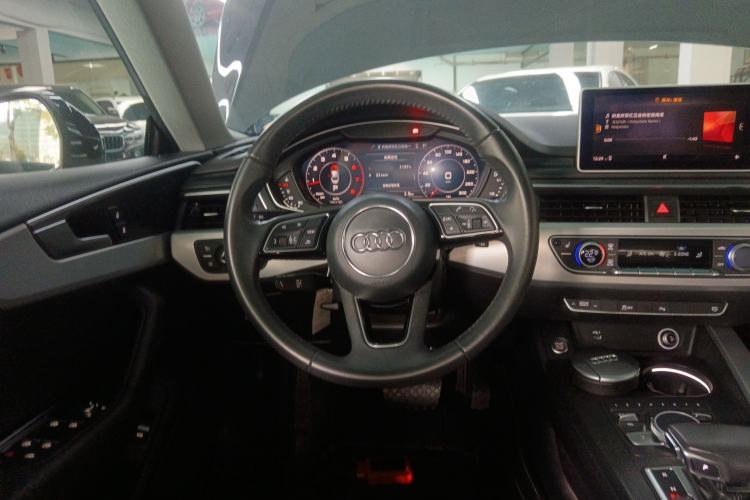 Used Audi A5 2017 Coupe 40 TFSI Fashion Model Steering Wheel