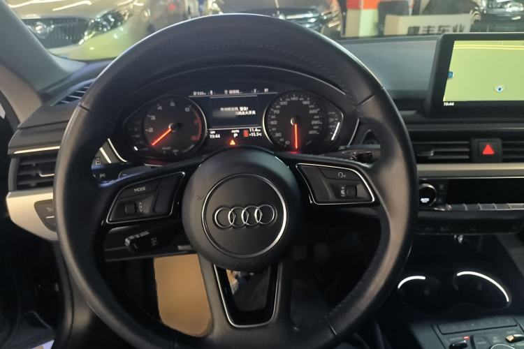 Used Audi A5 2017 Coupe 40 TFSI Fashion Model Steering Wheel