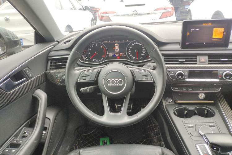 Used Audi A5 2017 Sportback 40 TFSI Fashion Model Steering Wheel