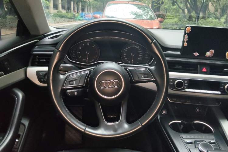 Used Audi A5 2017 Sportback 45 TFSI Fashion Model Steering Wheel
