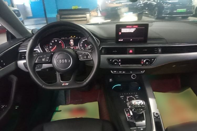 Used Audi A5 2017 Sportback 40 TFSI Fashion Model Steering Wheel
