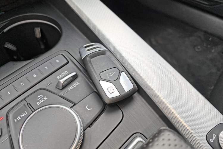 Used Audi A5 2017 Sportback 40 TFSI Fashion Model Vehicle Key