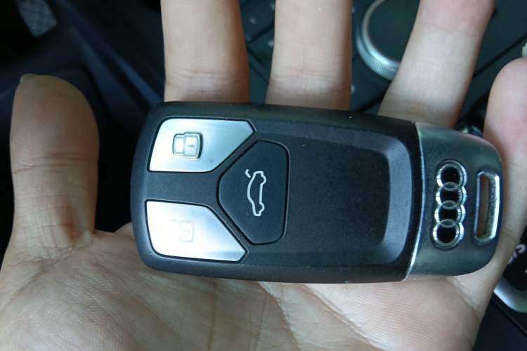 Used Audi A5 2017 Coupe 40 TFSI Fashion Model Vehicle Key