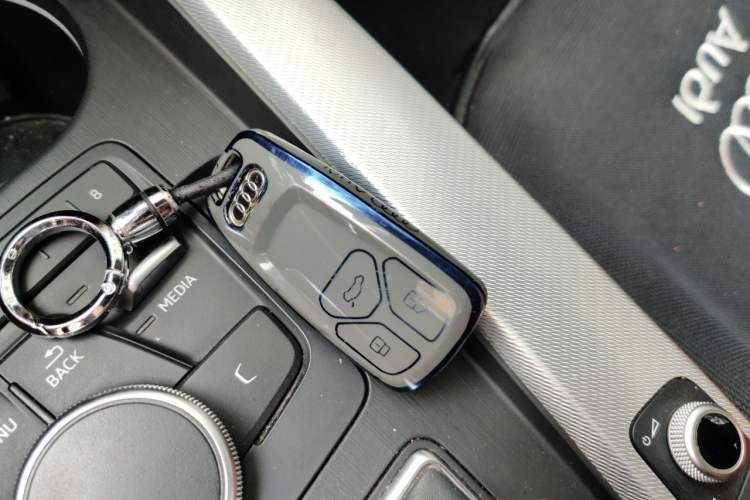 Used Audi A5 2017 Coupe 40 TFSI Fashion Model Vehicle Key