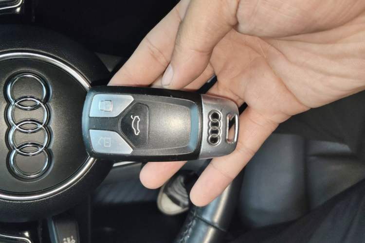 Used Audi A5 2017 Sportback 45 TFSI Fashion Model Vehicle Key