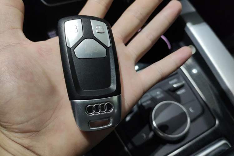 Used Audi A5 2017 Sportback 40 TFSI Fashion Model Vehicle Key