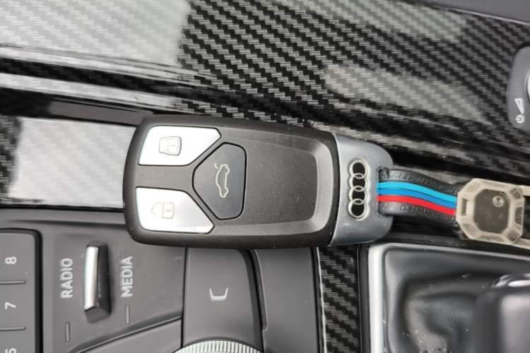 Used Audi A5 2017 Coupe 40 TFSI Fashion Model Vehicle Key