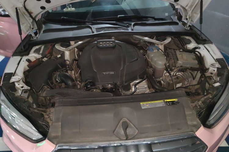 Used Audi A5 2017 Sportback 40 TFSI Fashion Model Engine Bay