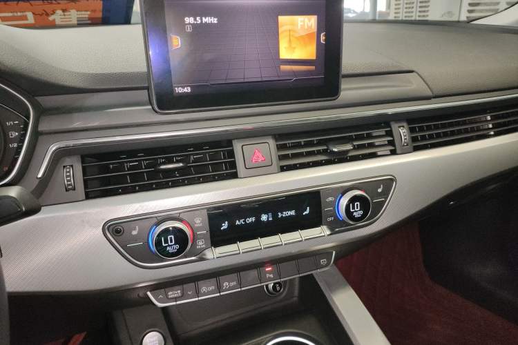Used Audi A5 2017 Coupe 40 TFSI Fashion Model Audio And AC Panel
