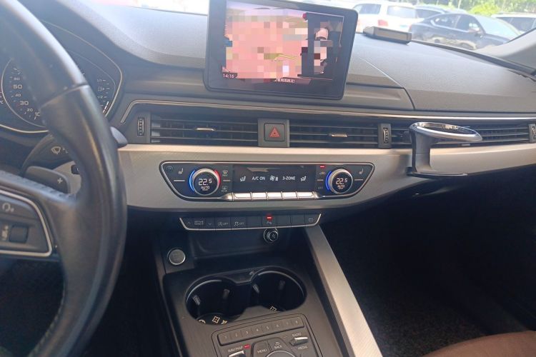 Used Audi A5 2017 Sportback 45 TFSI Fashion Model Audio And AC Panel