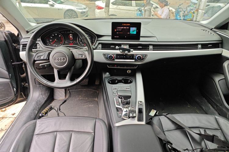 Used Audi A5 2017 Sportback 40 TFSI Fashion Model Center Console