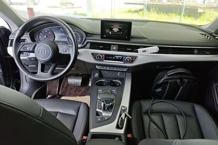 Used Audi A5 2017 Coupe 40 TFSI Fashion Model Center Console