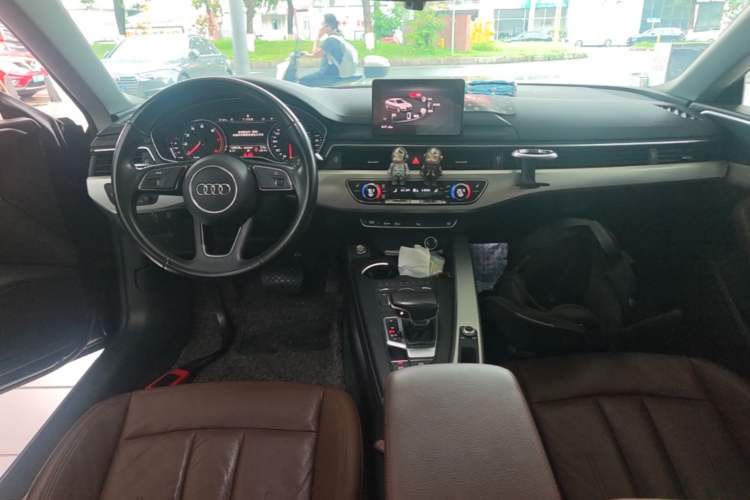 Used Audi A5 2017 Sportback 45 TFSI Fashion Model Center Console