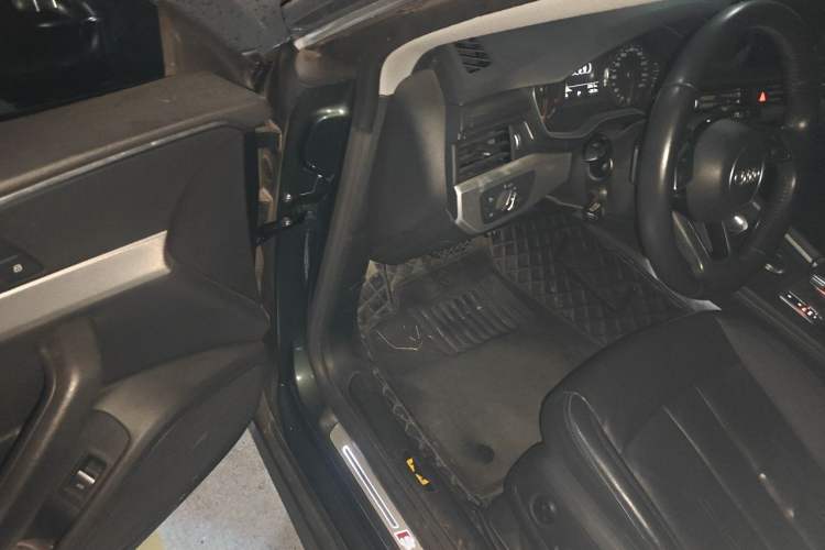 Used Audi A5 2017 Coupe 40 TFSI Fashion Model Driver Seat