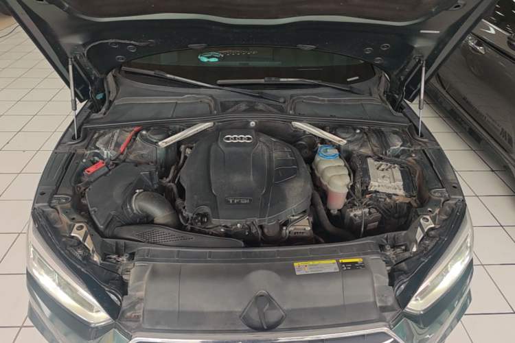 Used Audi A5 2017 Sportback 45 TFSI Fashion Model Engine Bay