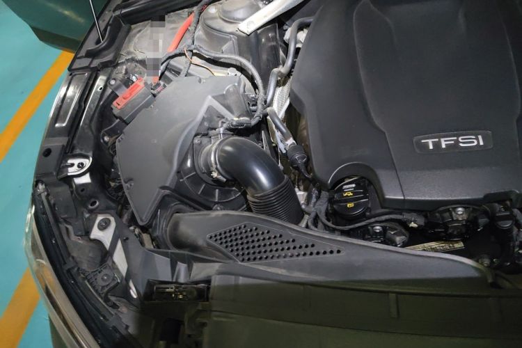 Used Audi A5 2017 Coupe 40 TFSI Fashion Model Engine Bay Right