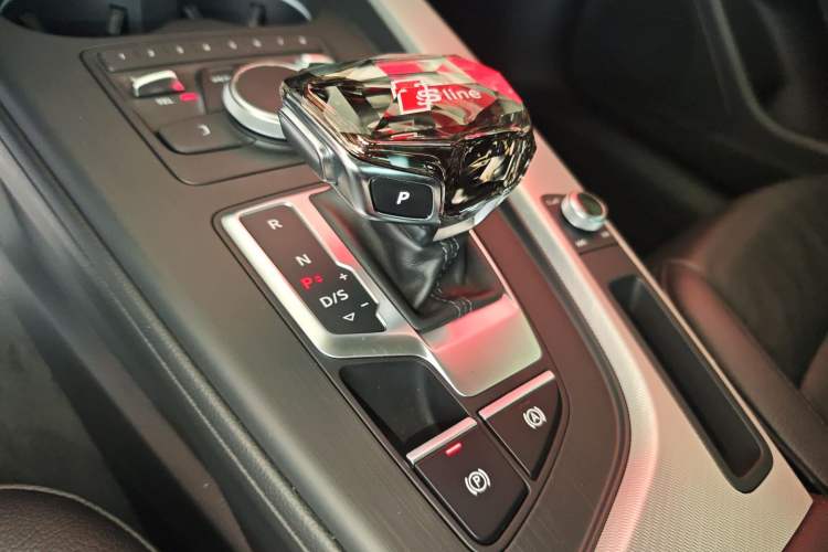 Used Audi A5 2017 Coupe 40 TFSI Fashion Model Gear Lever
