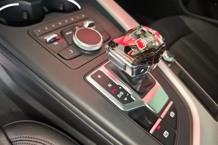 Used Audi A5 2017 Coupe 40 TFSI Fashion Model Gear Lever