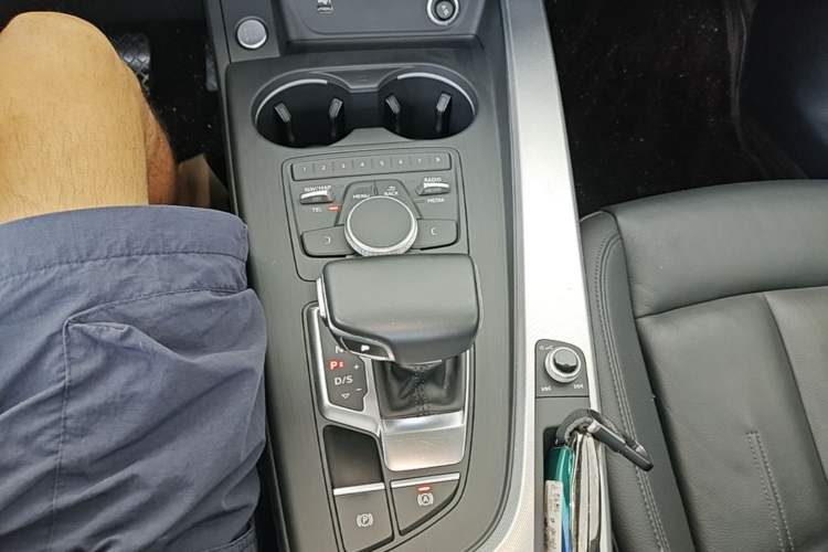 Used Audi A5 2017 Coupe 40 TFSI Fashion Model Gear Lever
