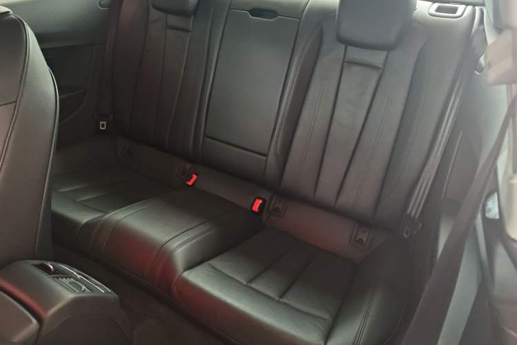 Used Audi A5 2017 Coupe 40 TFSI Fashion Model Interior 4