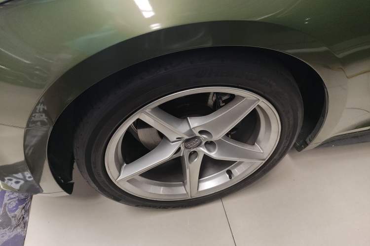 Used Audi A5 2017 Coupe 40 TFSI Fashion Model Left Front Wheel Hub