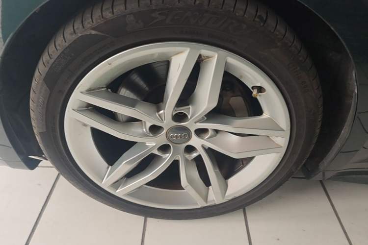 Used Audi A5 2017 Sportback 45 TFSI Fashion Model Left Front Wheel Hub