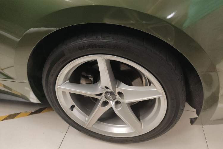 Used Audi A5 2017 Coupe 40 TFSI Fashion Model Left Rear Wheel Hub