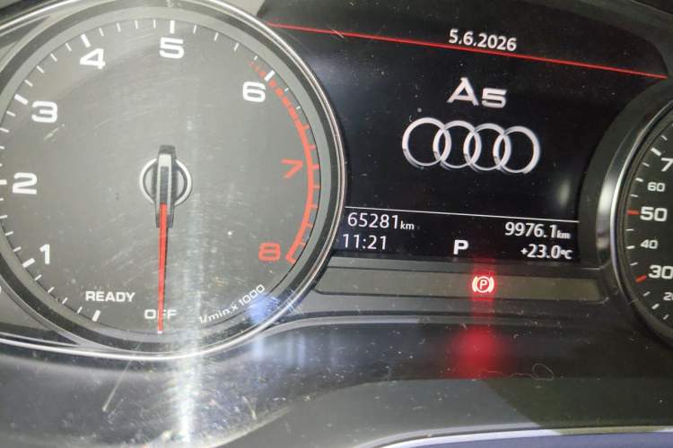 Used Audi A5 2017 Coupe 40 TFSI Fashion Model Odometer Close Up