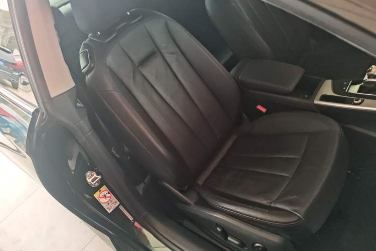 Used Audi A5 2017 Coupe 40 TFSI Fashion Model Right Front Seat