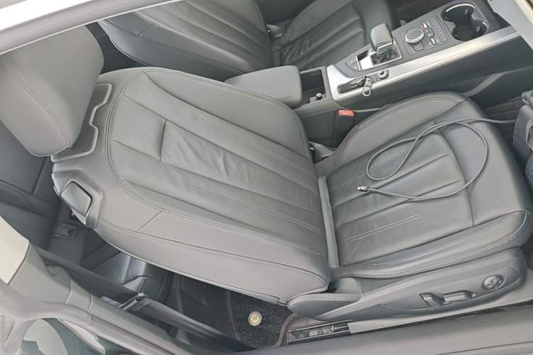 Used Audi A5 2017 Coupe 40 TFSI Fashion Model Right Front Seat