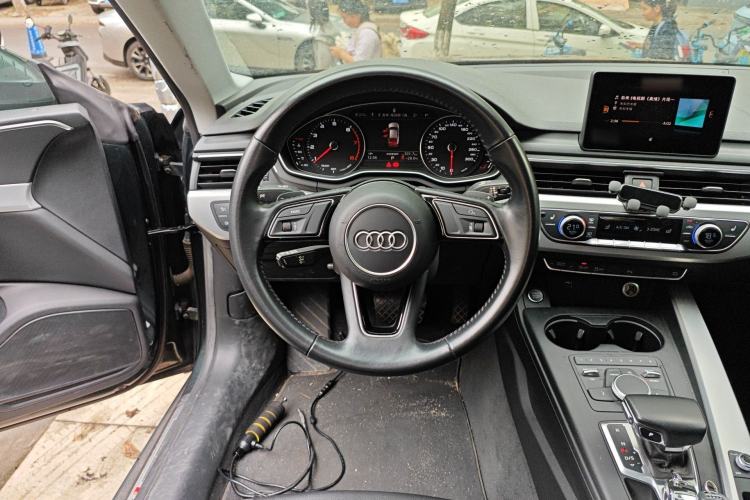Used Audi A5 2017 Sportback 40 TFSI Fashion Model Steering Wheel