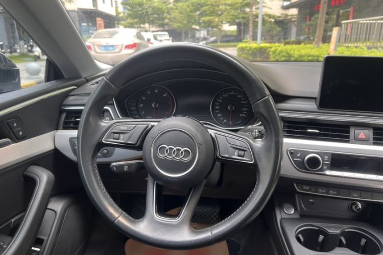 Used Audi A5 2017 Coupe 40 TFSI Fashion Model Steering Wheel