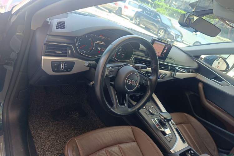 Used Audi A5 2017 Sportback 45 TFSI Fashion Model Steering Wheel