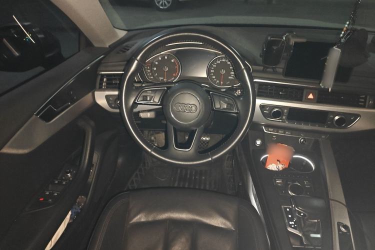 Used Audi A5 2017 Coupe 40 TFSI Fashion Model Steering Wheel