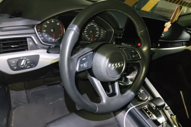 Used Audi A5 2017 Coupe 40 TFSI Fashion Model Steering Wheel