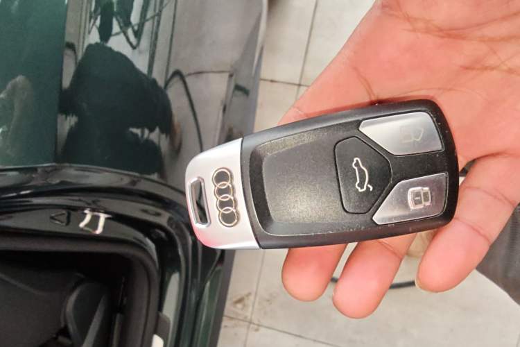 Used Audi A5 2017 Coupe 40 TFSI Fashion Model Vehicle Key