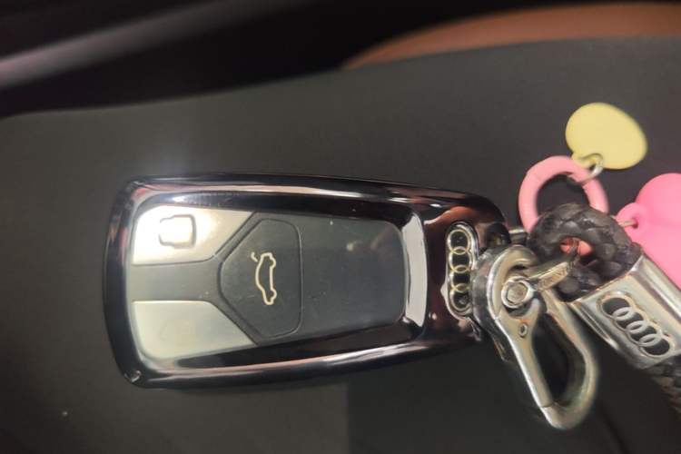 Used Audi A5 2017 Sportback 45 TFSI Fashion Model Vehicle Key