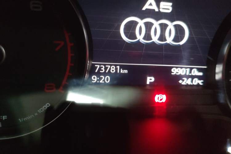 Used Audi A5 2017 Sportback 40 TFSI Fashion Model Odometer Close Up