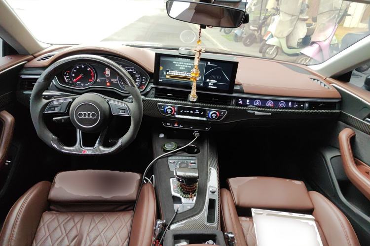 Used Audi A5 2017 Sportback 45 TFSI Sport Edition Center Console