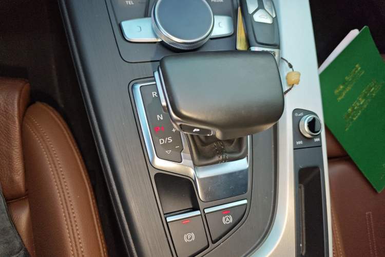 Used Audi A5 2017 Sportback 45 TFSI Sport Edition Gear Lever