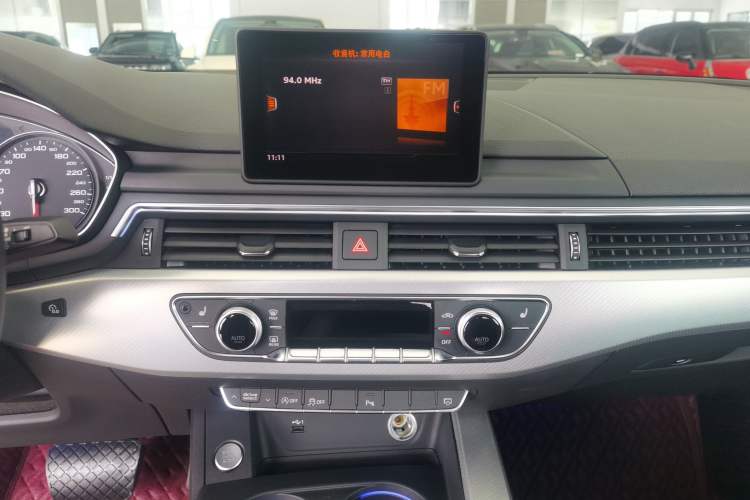 Used Audi A5 2017 Cabriolet 40 TFSI Fashion Model Audio And AC Panel